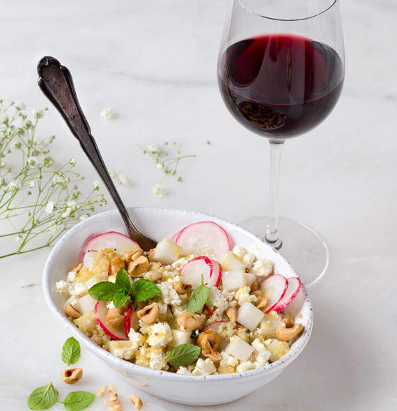 Quinoa-salad with peas, mint, basil and feta