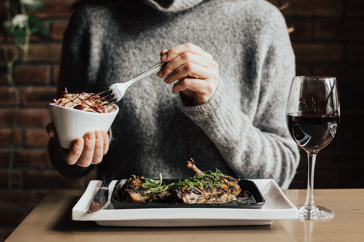 Wie sucht man im Restaurant den richtigen Wein aus?