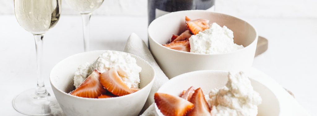 Strawberries and whipped cream - crémant