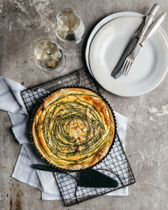 quiche aux courgettes bordeaux blanc brunch