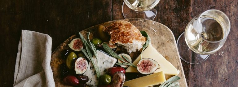 Top 5 Dry White Bordeaux Wines for British Cheeses