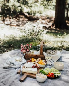 pic nic summer bordeaux wine