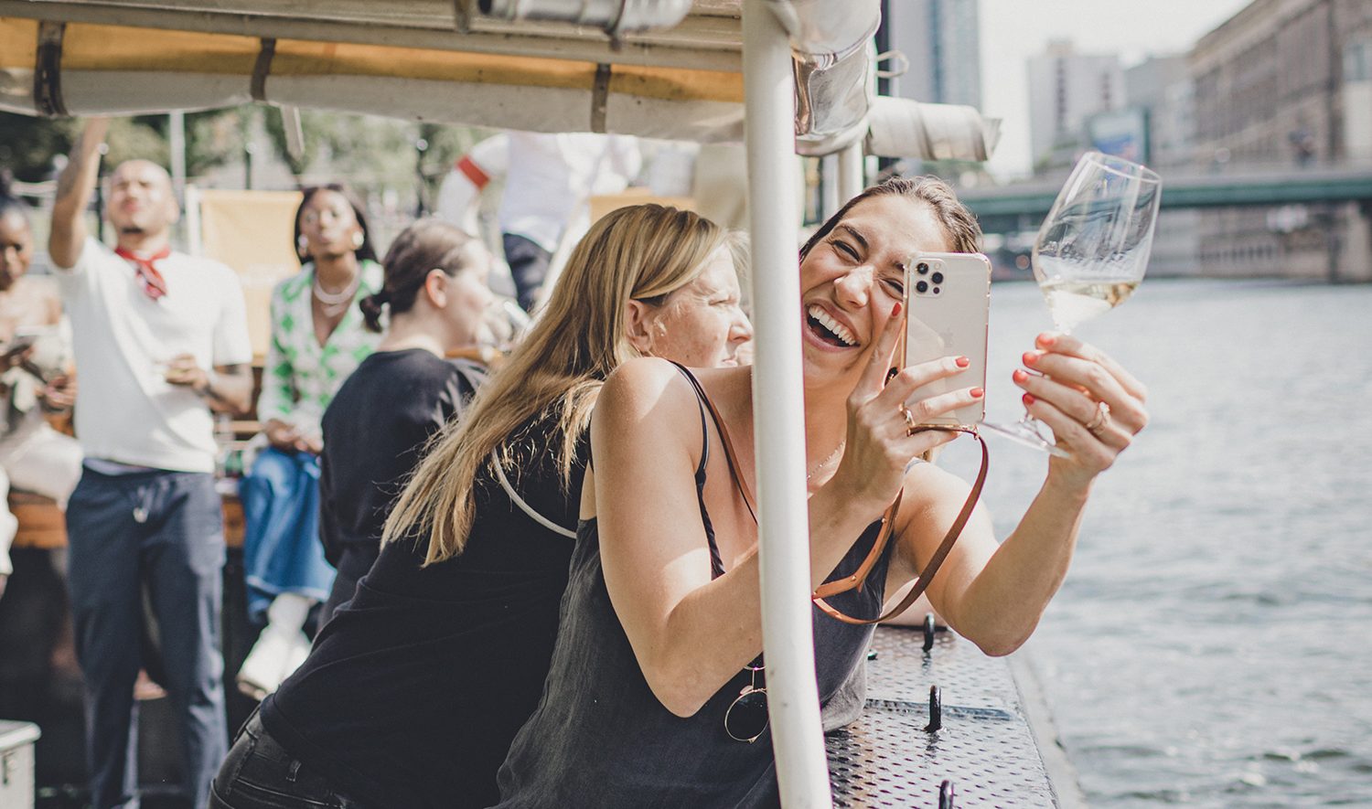 Wenn Bordeauxwein einlädt: Die Bordeaux Bootstour in Berlin!