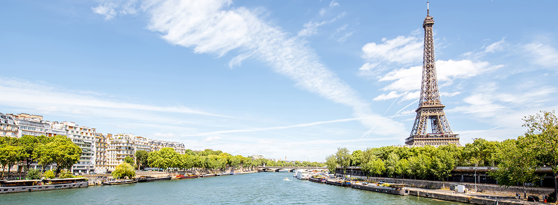 Les meilleurs spots Parisiens où déguster des vins de Bordeaux cet été.